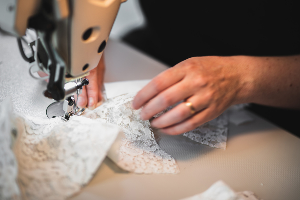 Bløde Cape mulighed Skræddersyet brudekjole | Tilretning og reparation af brudekjoler.
